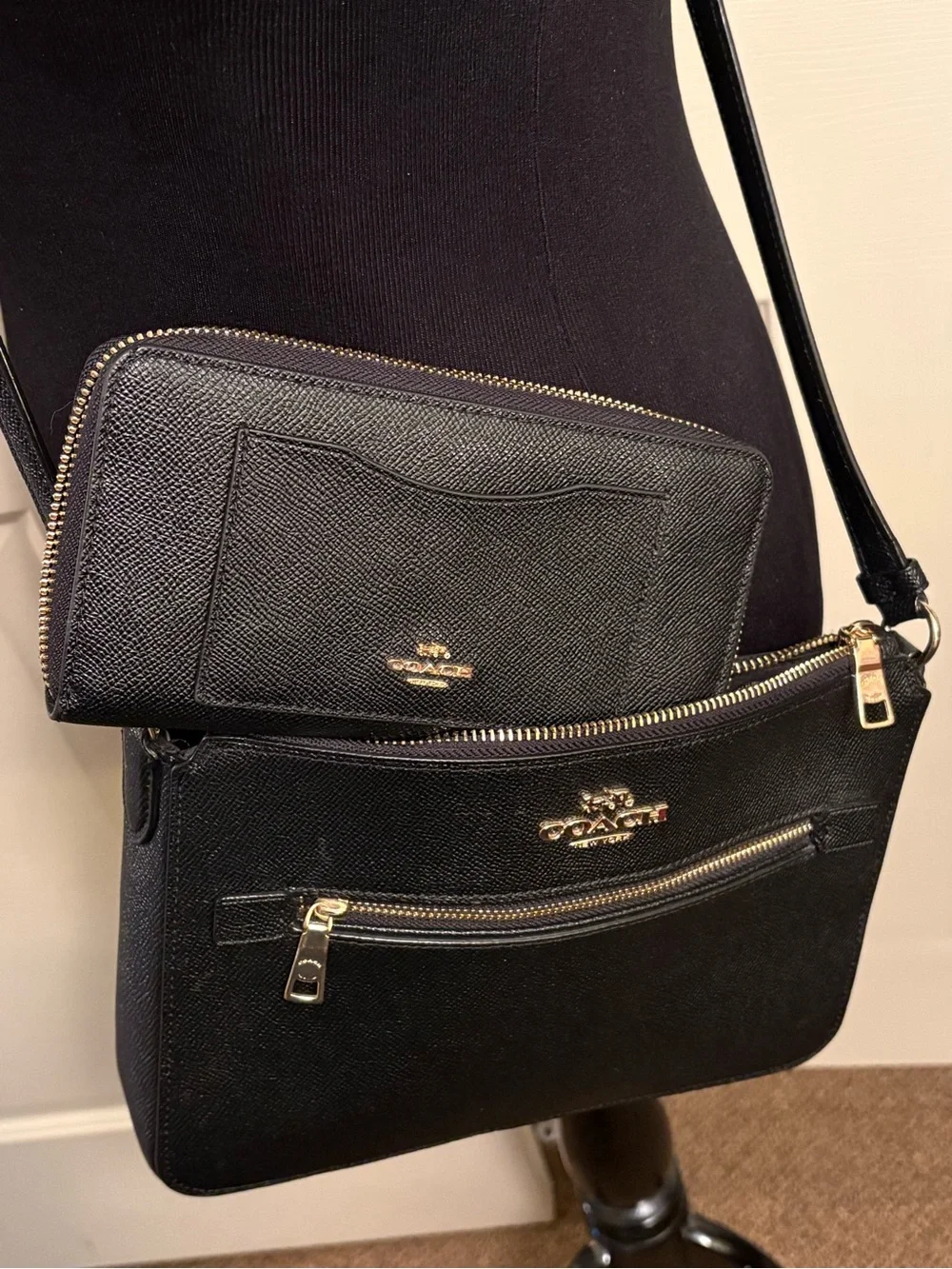 Coach Bundle (wallet and purse) Black Leather Crossbody and matching wallet. - Picture 2 of 8